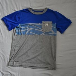 Nike SB T Shirt Boys L Gray,  blue  Dri-Fit Short Sleeve  10/12